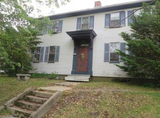13 Exeter Rd, Newmarket, NH 03857