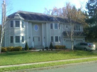 17 Henmar Dr, Closter, NJ 07624