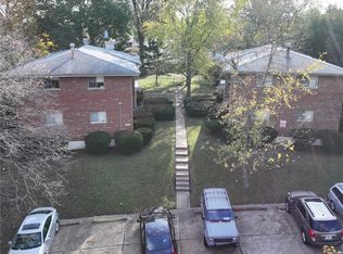 208 Lark Ave, Saint Louis, MO
