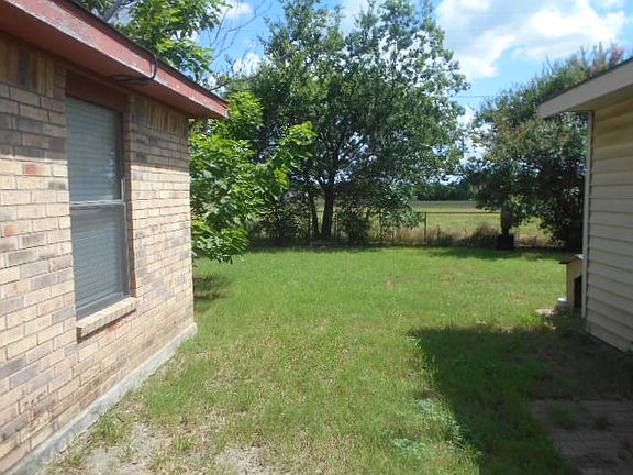 4th image of 122 E Milas Ln