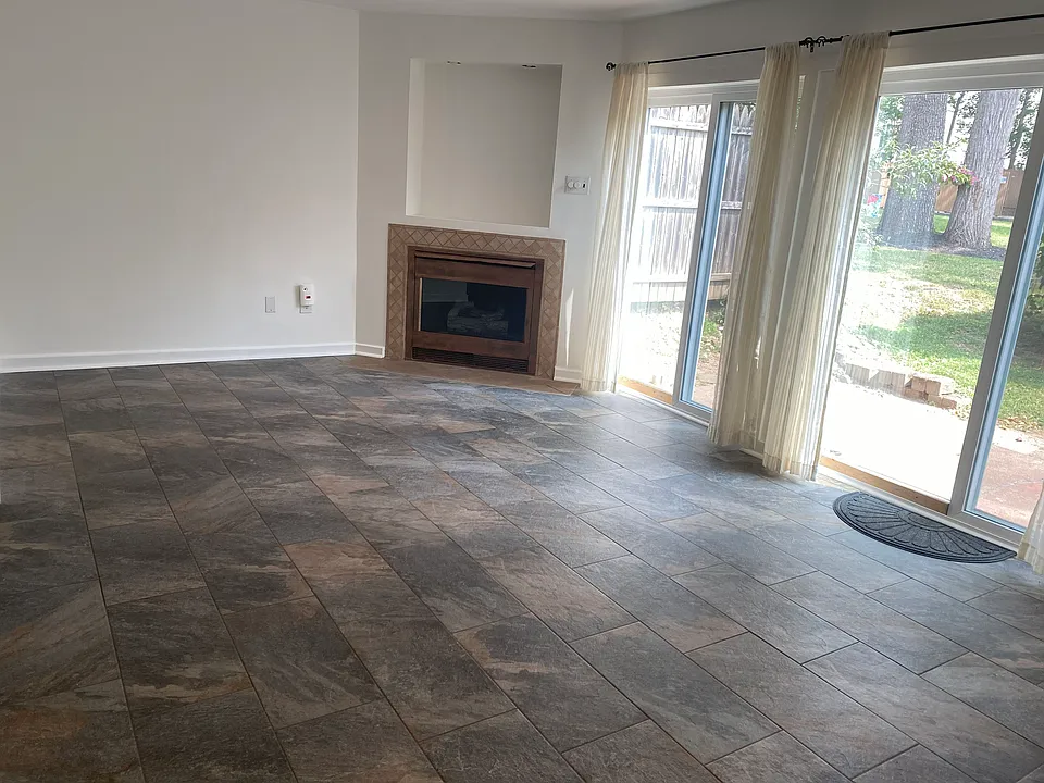 Living Room - Empty