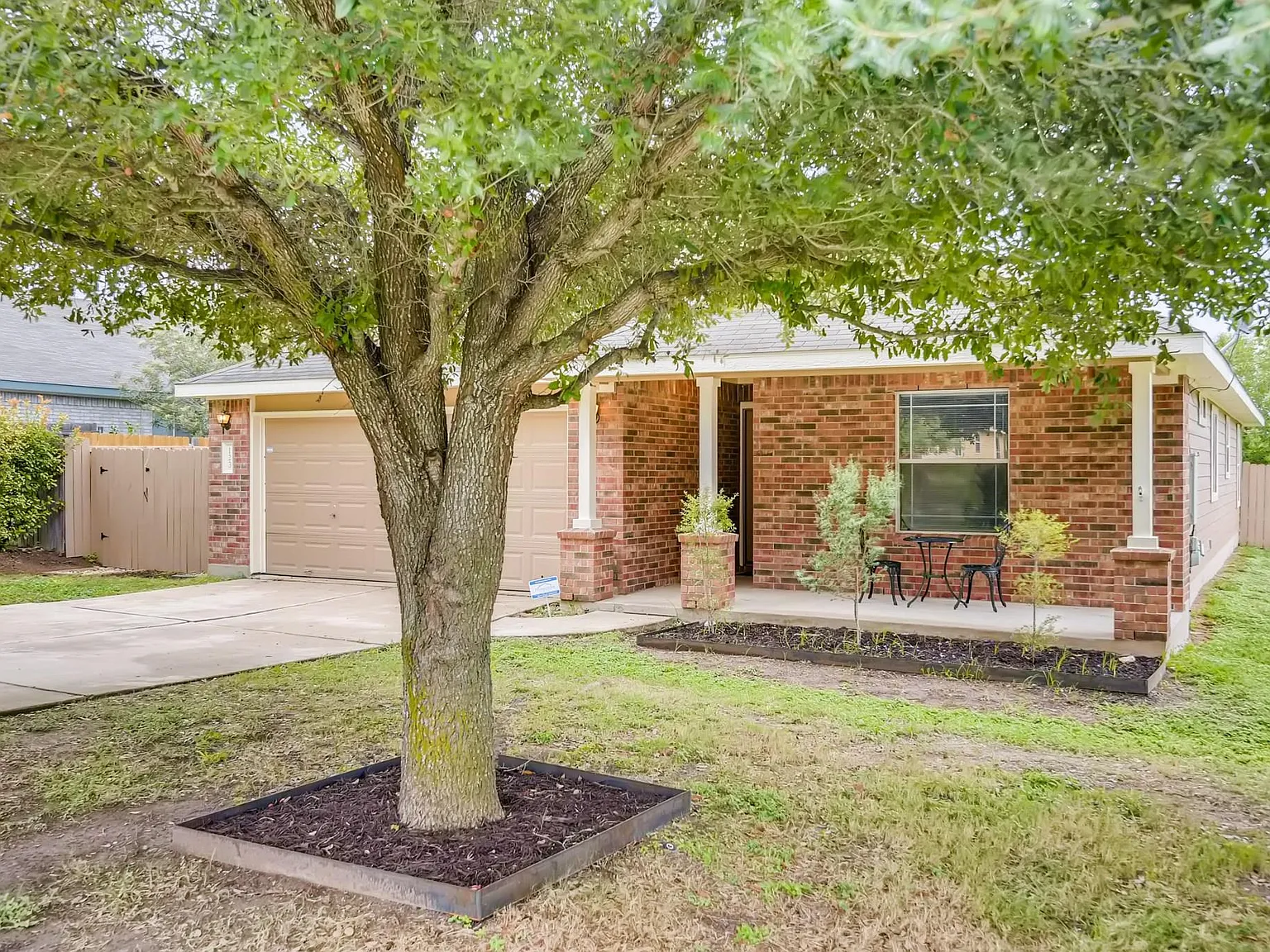 4 bed, 2.0 bath, 1780 sqft, $1,900 — Photo 1