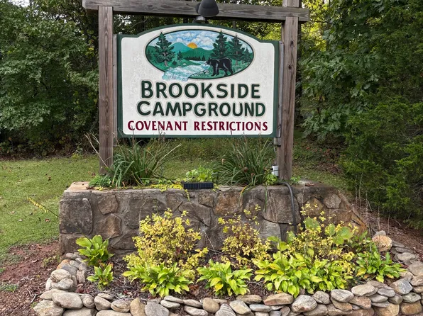 91 Brookside Dr, Cleveland, GA 30528