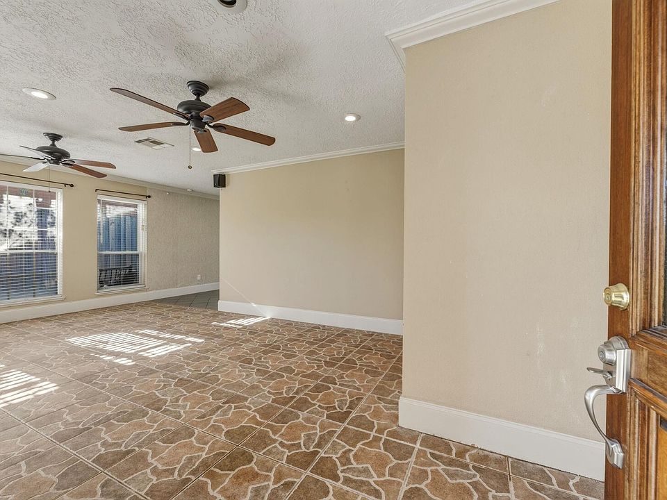 1st image of 5211 Court Rd