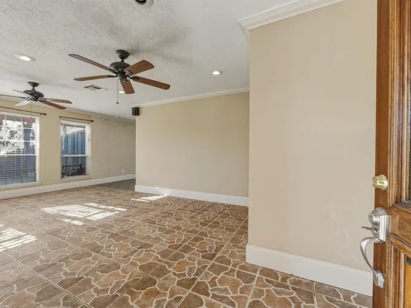 5211 Court Rd, Houston, TX 77053