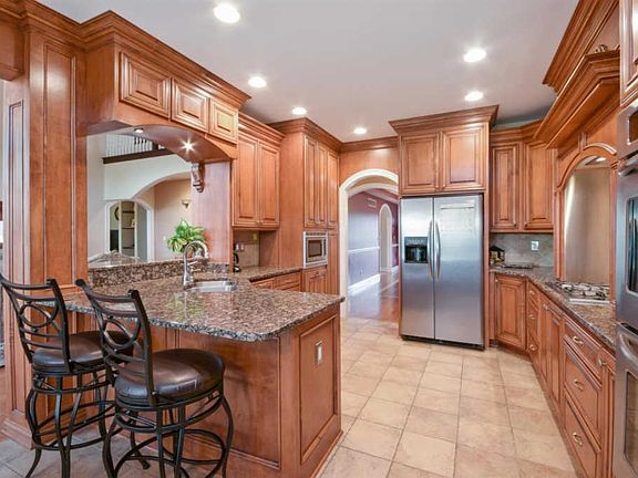 4th image of 5343 E 105th Ln