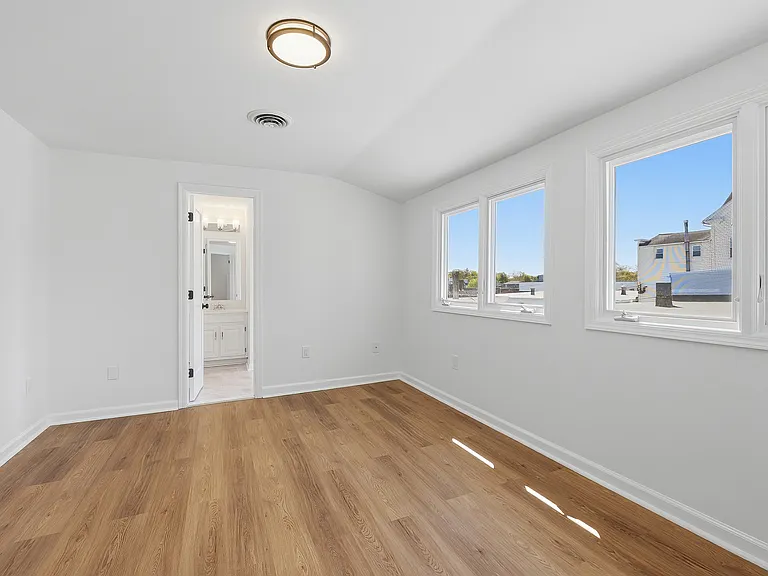 426 Main St #G — Photo 16
