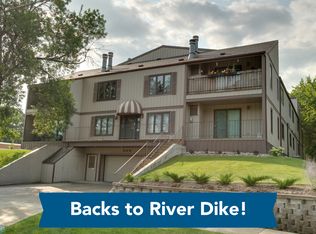 326 10th Ave S APT 3, Fargo, ND 58103