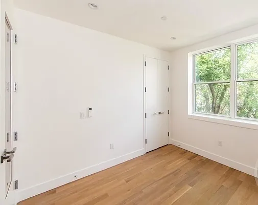 Rented by Simply Brooklyn Realty Inc | media 10