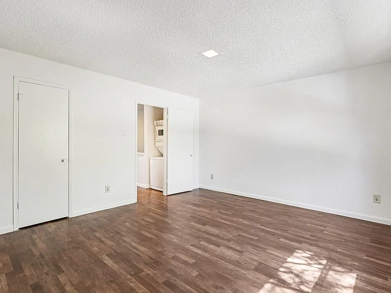 7700 Creekbend Dr #70 — Photo 15