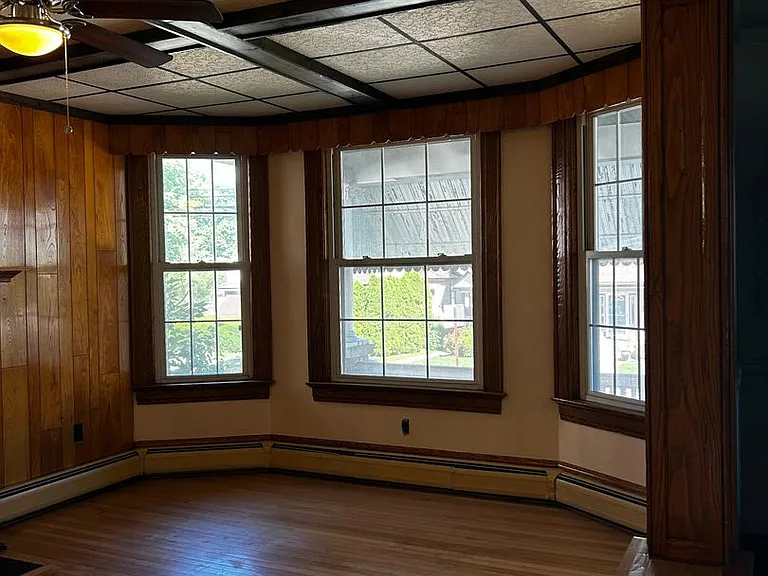 308 N Blakely St — Photo 10