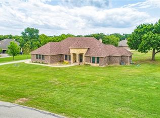 100 Foxpointe Cir, Weatherford, TX 76087