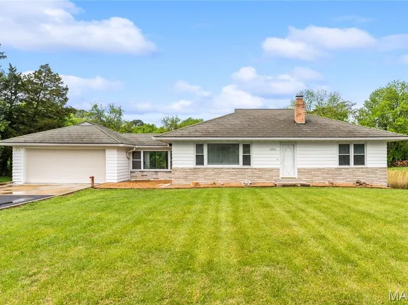 3951 Highland Rd, Fairview Hts, IL 62208