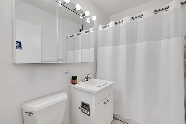 Rented by Compass | media 49