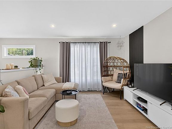 2nd image of 132 Donat Cres