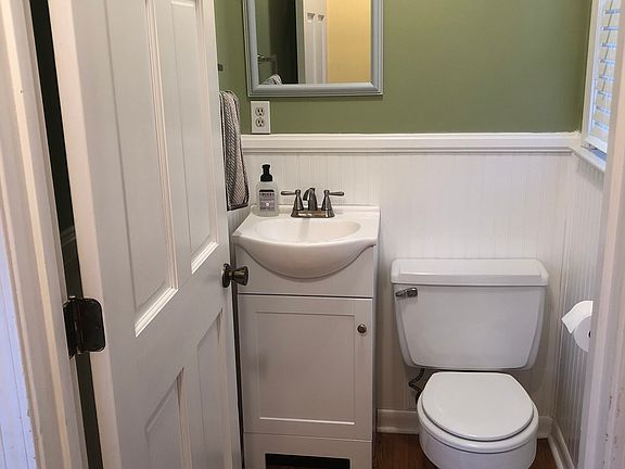 3rd image of 411 Redbud Dr