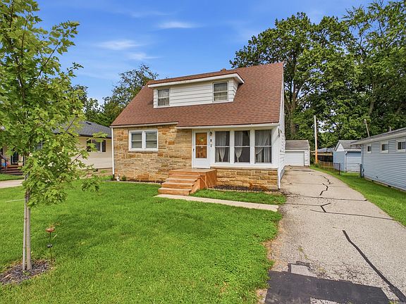 3rd image of 308 Birch Rd
