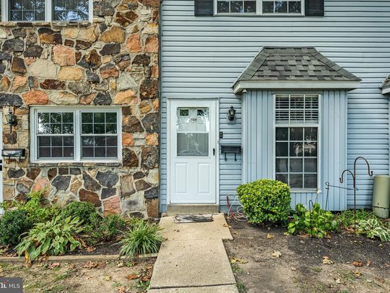 1328 Rolling Glen Dr, Upper Chichester, PA 19061