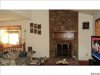 3rd image of 18 Henry Ave