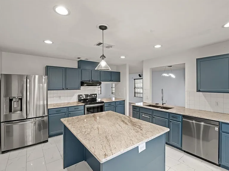 2411 Lavendale Ct — Photo 1