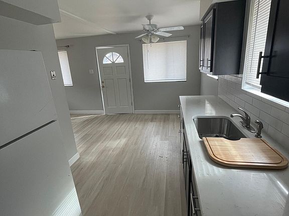 5th image of 2639 Dalton Ave