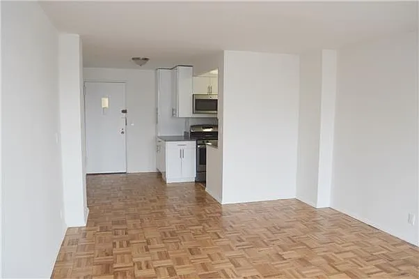Rented by R New York | media 13