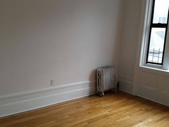 5th image of 961 Saint Nicholas Ave APT 49