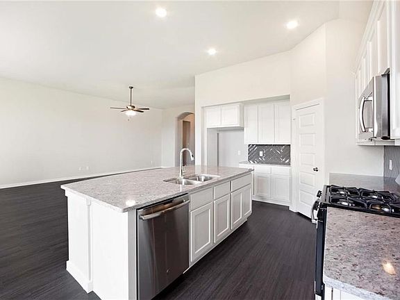 2nd image of 1644 Frankford Dr