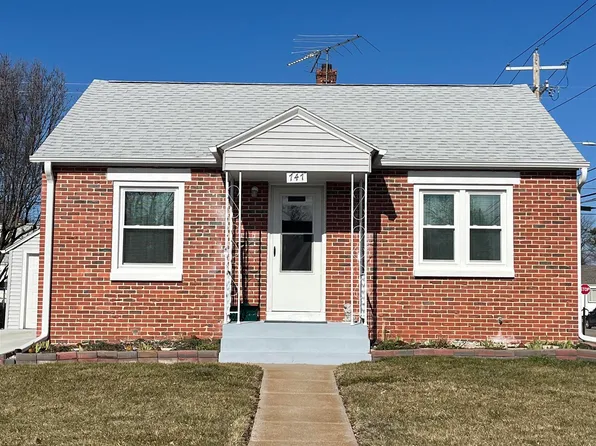 747 E 4th St, Hastings, NE 68901