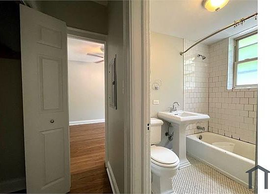 4th image of 1124 W Washington Blvd #1B