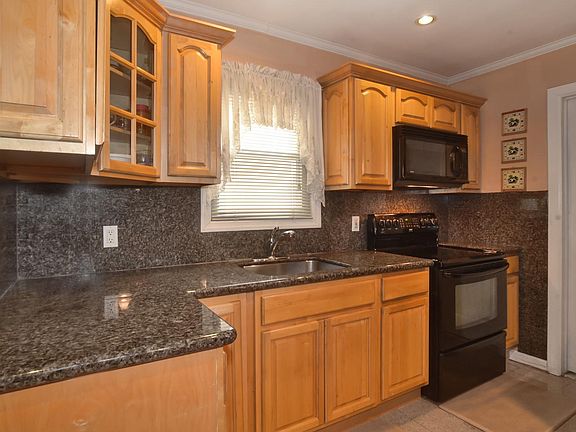 5th image of 9231 217th St