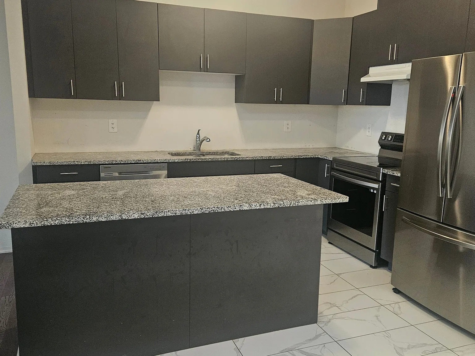 3 bed, $2,350 — Photo 3