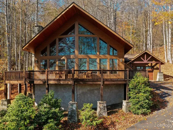 152 Cardinal Ln, Waynesville, NC 28786