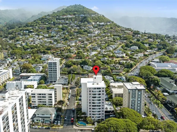 1805 Poki St APT 704, Honolulu, HI 96822