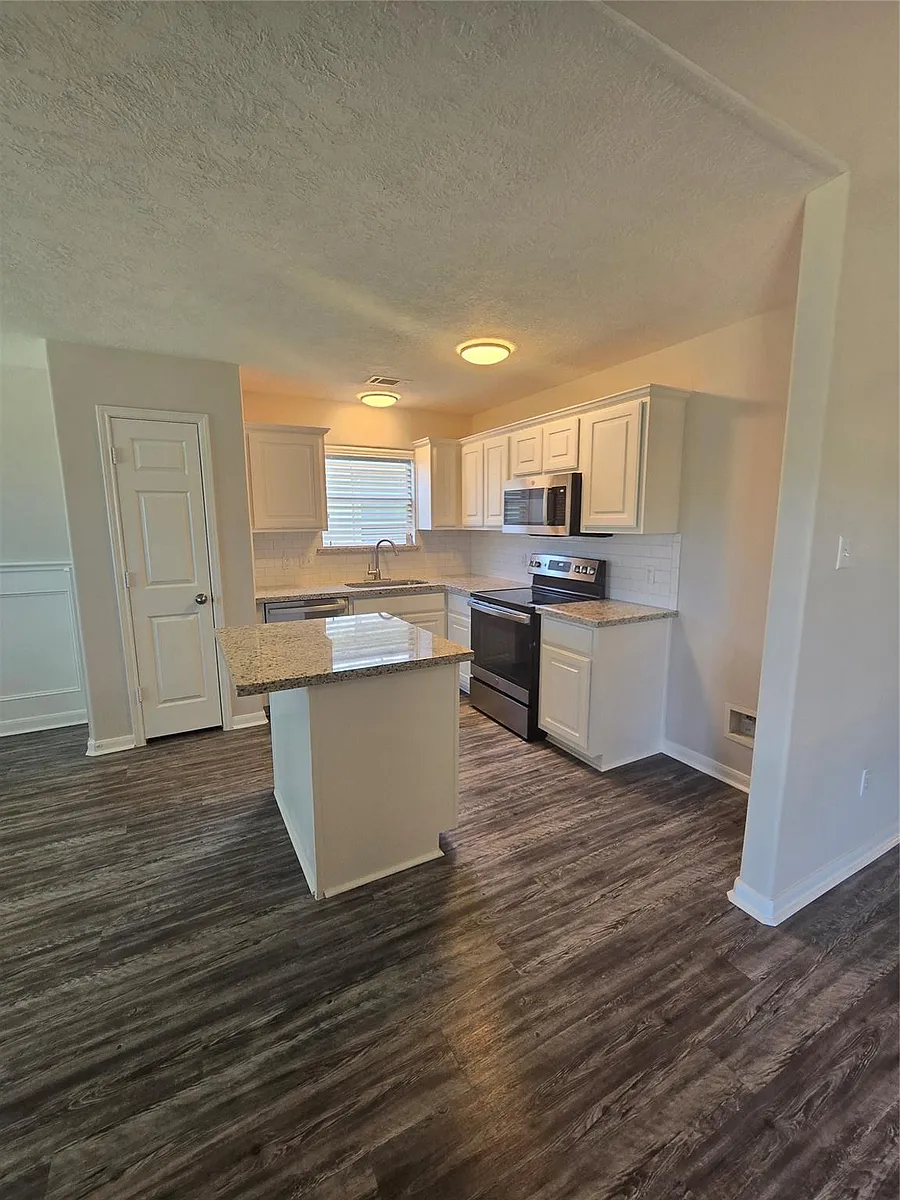 Building Photo - 4615 Comal River Loop