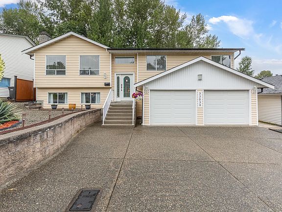 2nd image of 33039 Malahat Pl