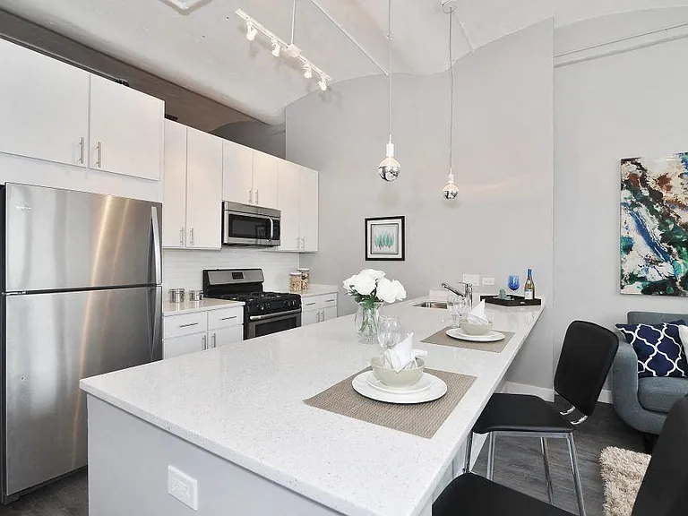 Library Lofts — Photo 3