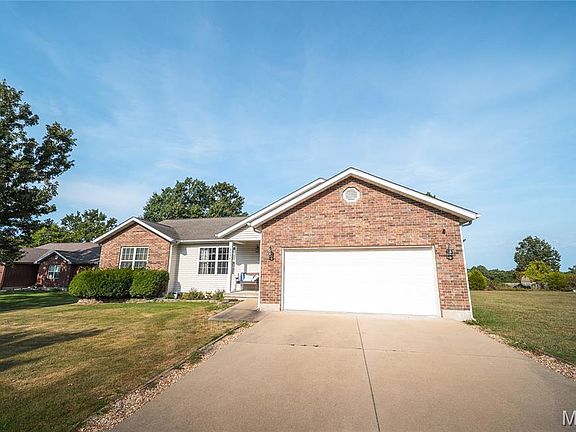 3rd image of 20941 Lacombe Rd