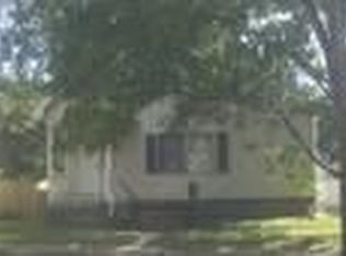 910 12th St, Highland, IL