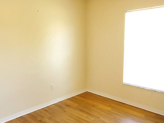 5th image of 411 Eagle Dr