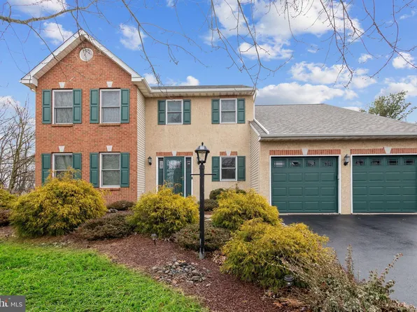 900 Harcourt Ln, Harleysville, PA 19438