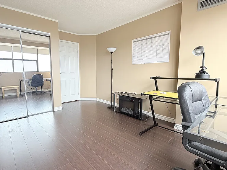 515 Riverside Dr W #703 — Photo 16