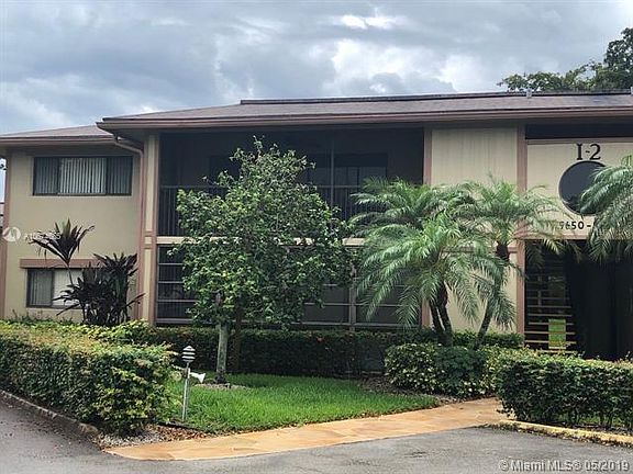 4th image of 9652 S Belfort Cir #205