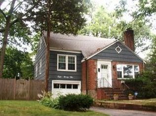 895 Eisenhower Dr, West Hempstead, NY 11552