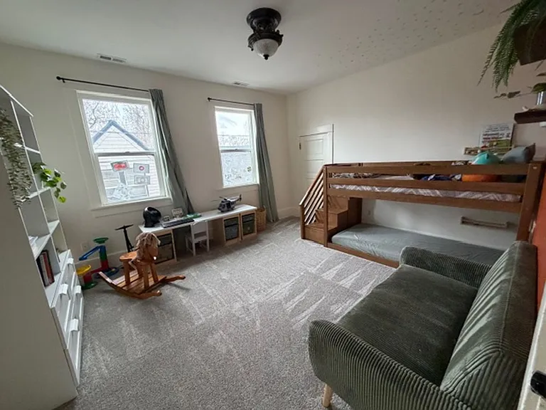 1538 S. 400 E. — Photo 17