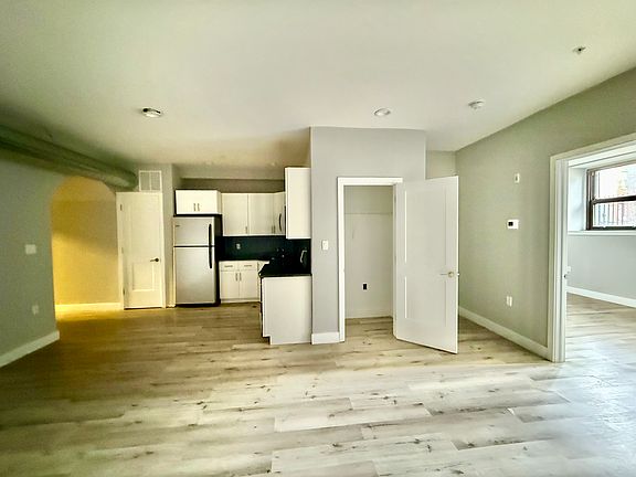 3rd image of 1519 S 17th St #B1o6