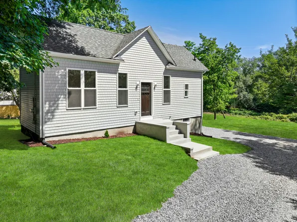 44 Bradford St, Fairfield, CT 06825