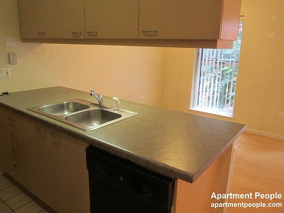 2nd image of 1224 Chicago Ave APT 201