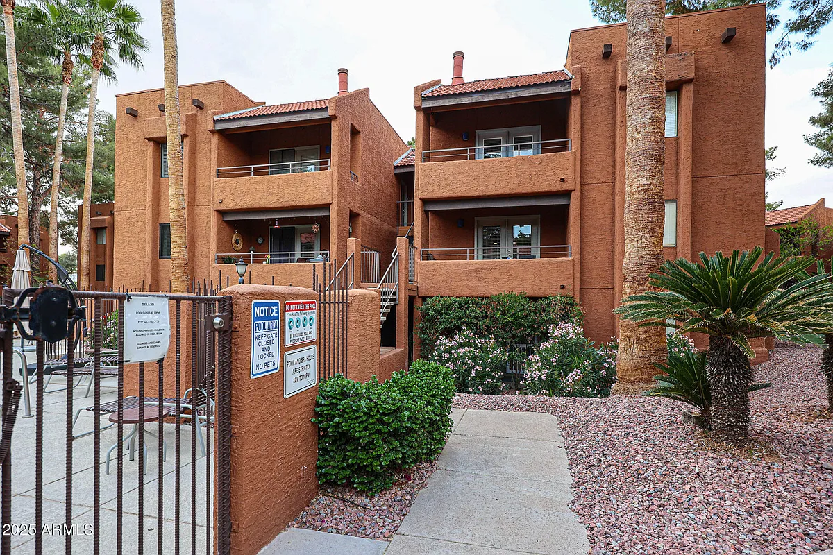 Building Photo - 4704 E Paradise Village Pkwy #144