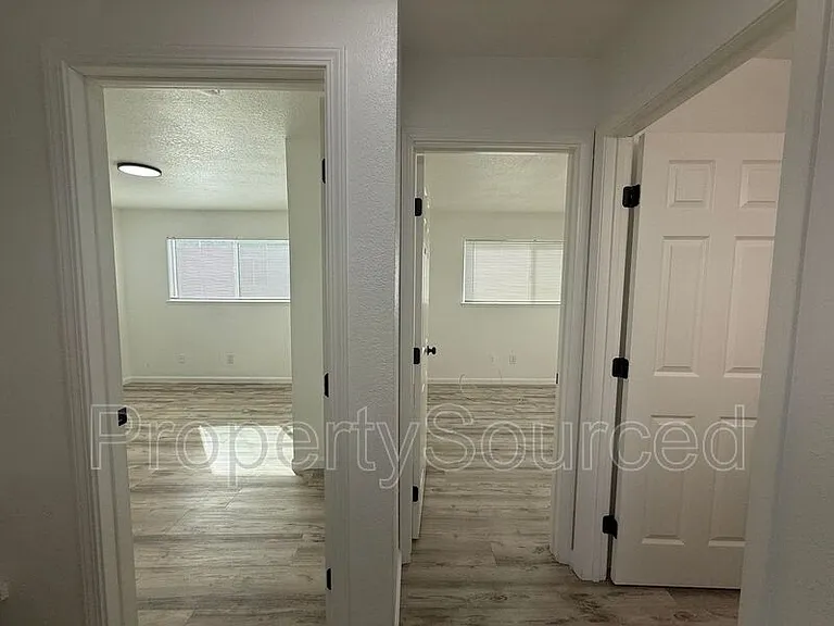 911 H St #2 — Photo 15